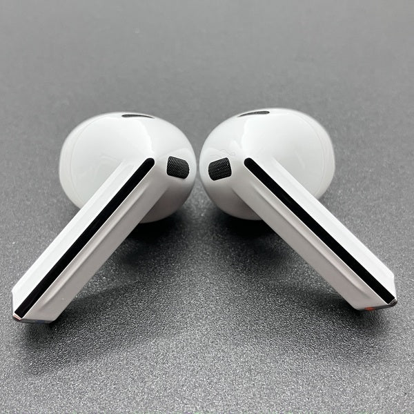 Galaxy 【中古】Galaxy Buds3 ホワイト 【SM-R530NZWAXJP】【秋葉原