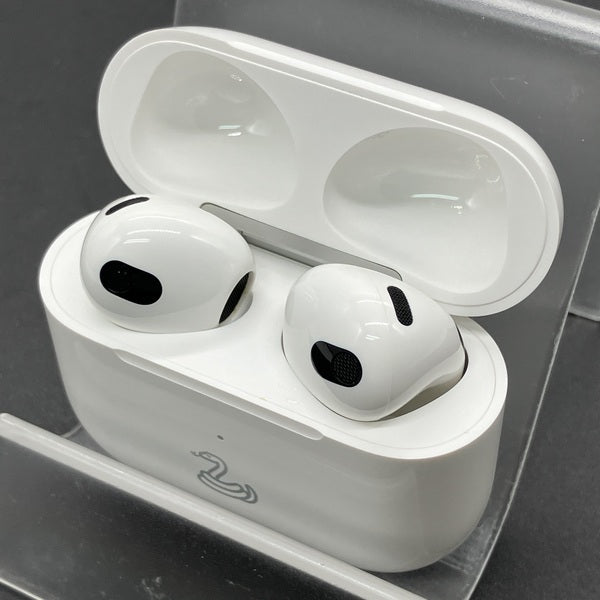 【中古】Airpods MPNY3J/A 3rd Generation  Lightning充電ケース付【日本橋】