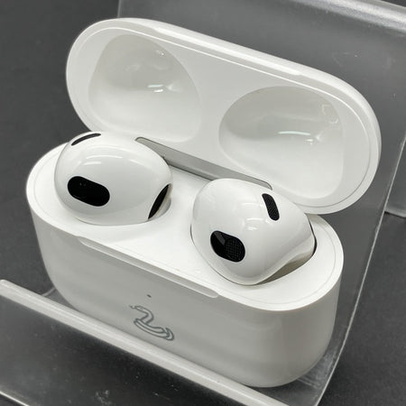 Apple 【中古】Airpods MPNY3J/A 3rd Generation Lightning充電ケース Apple 【中古】Airpods MPNY3J/A 3rd Generation Lightning充電ケース