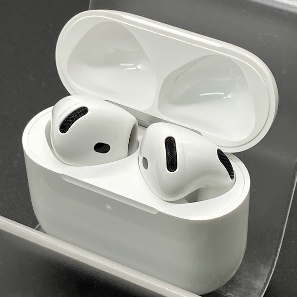 【中古】AirPods 4 MXP93J/A（アクティブノイズキャンセリング搭載）【日本橋】