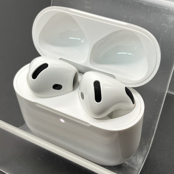 【中古】AirPods 4 MXP93J/A（アクティブノイズキャンセリング搭載）【秋葉原】
