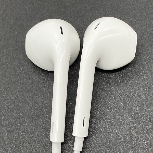【中古】Apple EarPods with Remote and Mic【秋葉原】
