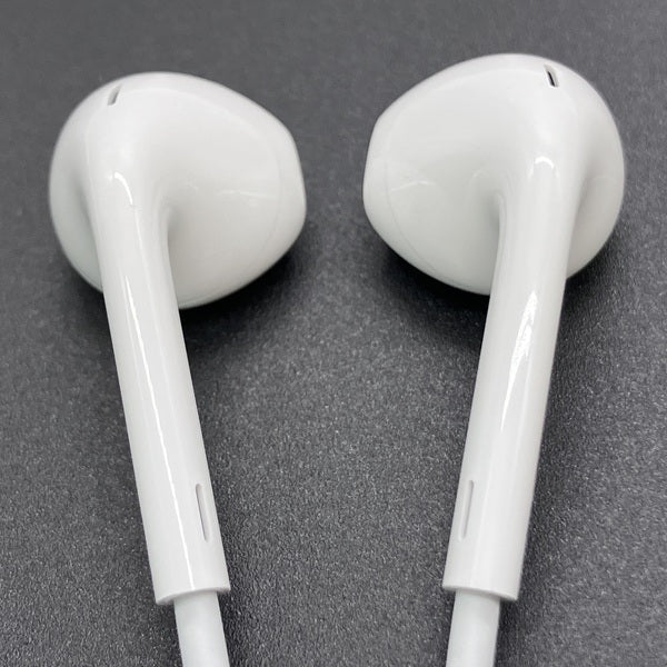 【中古】Apple EarPods with Remote and Mic【秋葉原】