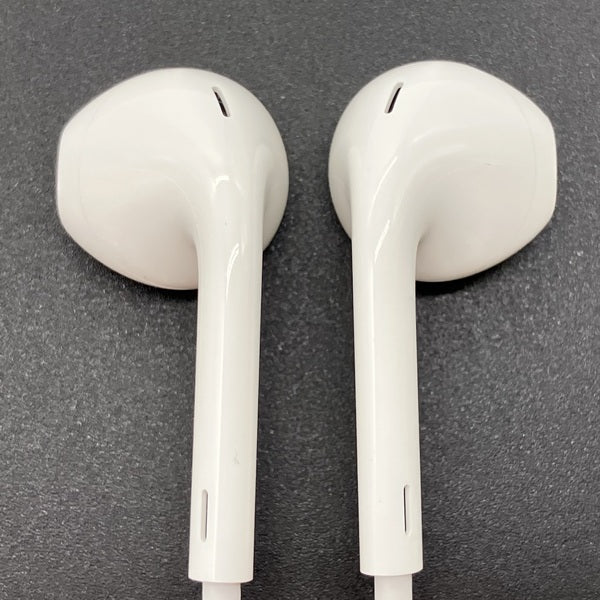 【中古】EarPods with Lightning Connector【秋葉原】