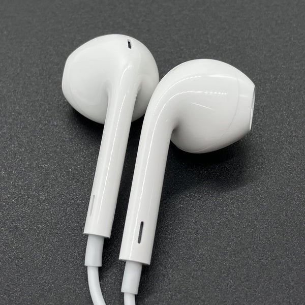 【中古】Apple EarPods with Remote and Mic【秋葉原】