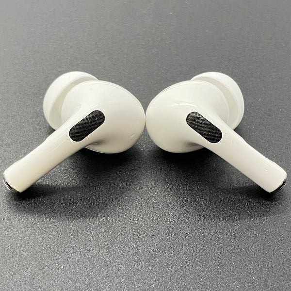 Apple 【中古】MagSafe充電ケース(USB-C)付きAirPods Pro(第2世代