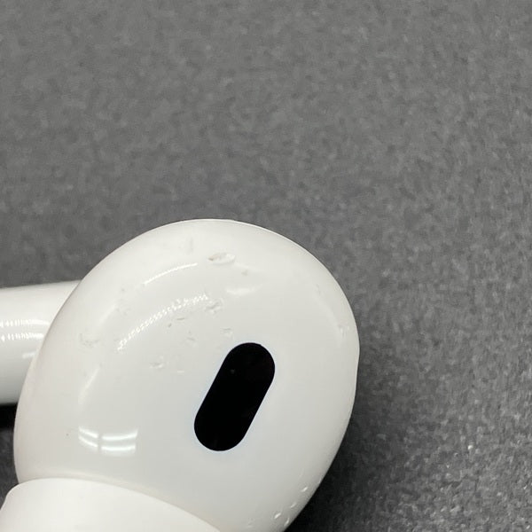 【中古】MagSafe充電ケース(USB-C)付きAirPods Pro(第2世代) MTJV3JA【秋葉原】
