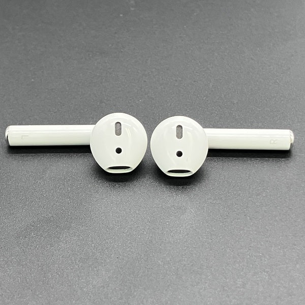 Apple 【中古】AirPods with Charging Case MV7N2J/A【秋葉原】 – e