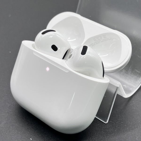 【中古】AirPods 4 MXP93J/A（アクティブノイズキャンセリング搭載）【秋葉原】