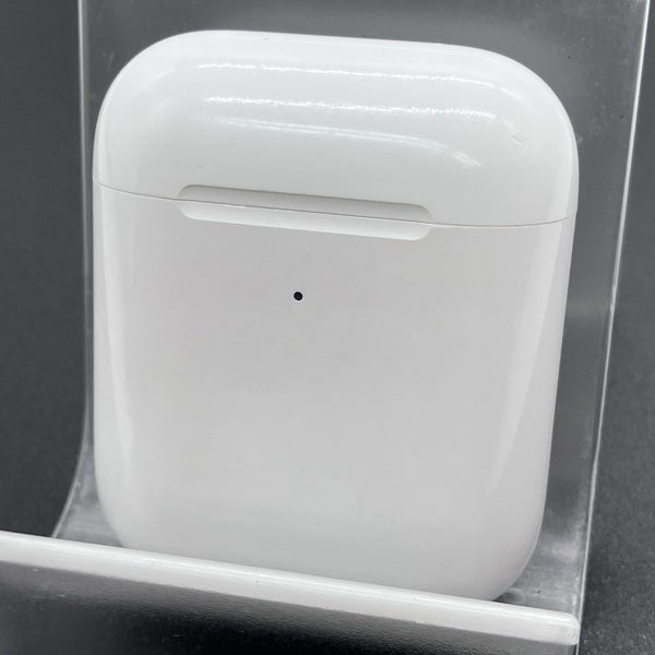 【中古】AirPods with Wireless Charging Case  MRXJ2J-A【秋葉原】