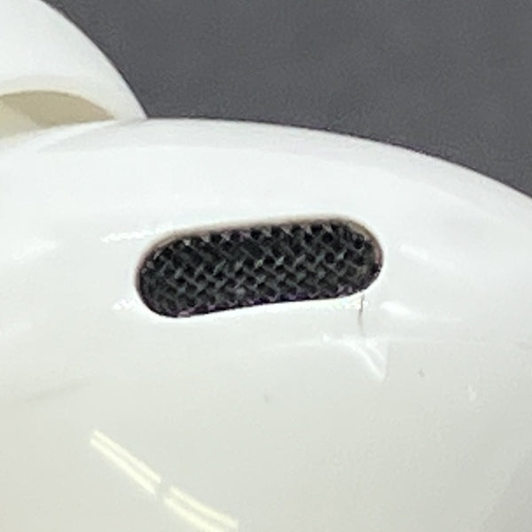 【中古】MagSafe充電ケース(USB-C)付きAirPods Pro(第2世代) MTJV3JA【秋葉原】