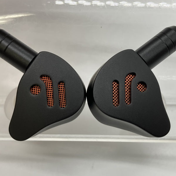 【中古】IM4 ブラック【秋葉原】