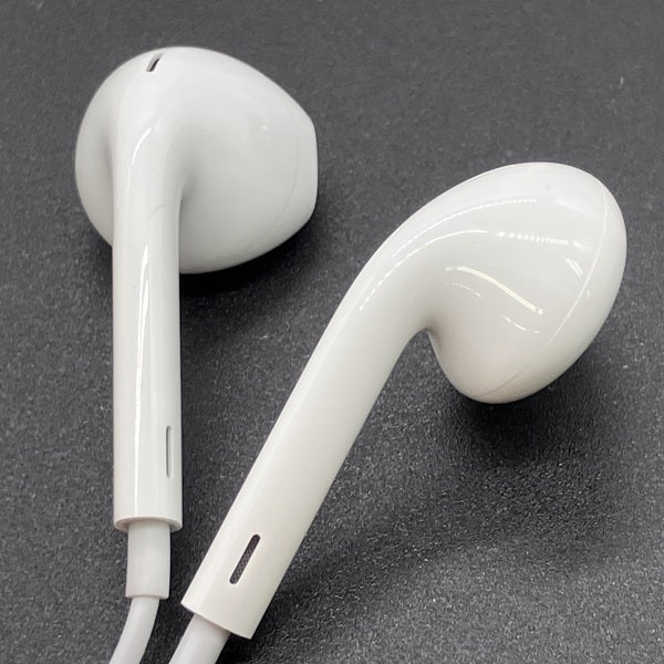 【中古】Apple EarPods with Remote and Mic【日本橋】