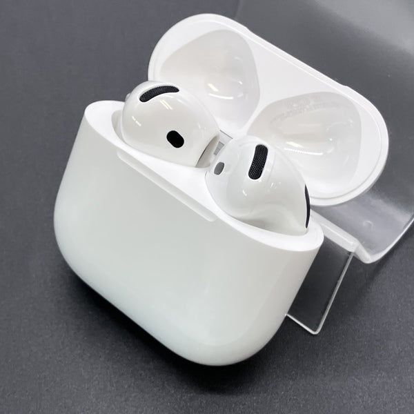 【中古】AirPods 4 MXP93J/A（アクティブノイズキャンセリング搭載）【秋葉原】