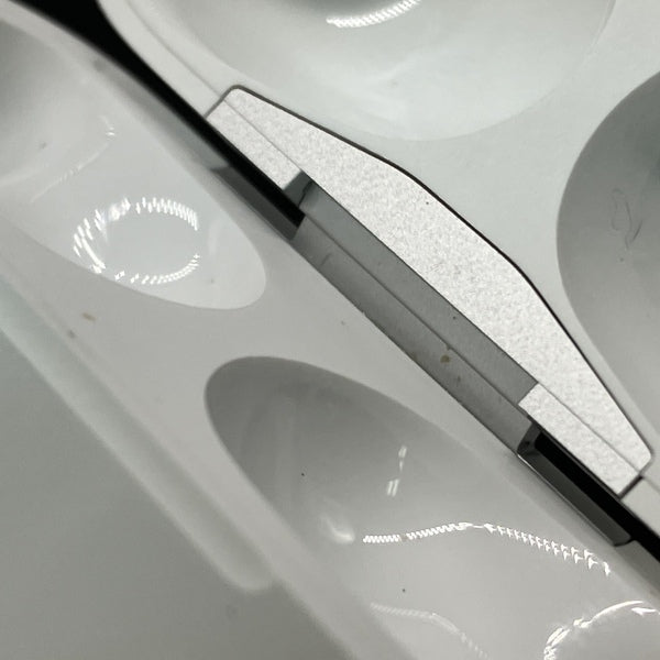 【中古】MagSafe充電ケース(USB-C)付きAirPods Pro(第2世代) MTJV3JA【秋葉原】