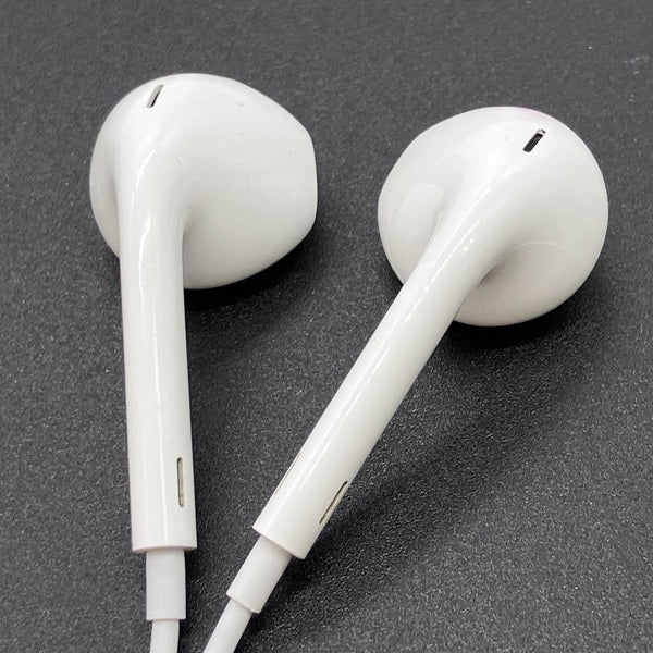 【中古】Apple EarPods with Remote and Mic【秋葉原】