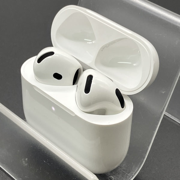 【中古】AirPods 4 MXP63J/A【秋葉原】