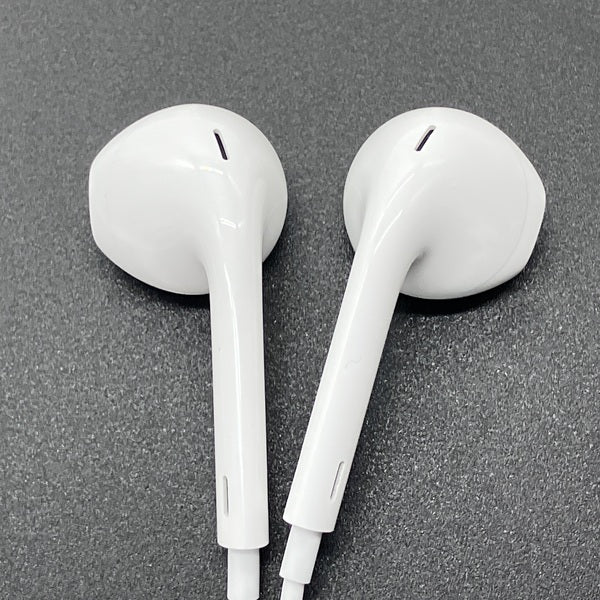 【中古】Apple EarPods with Remote and Mic【秋葉原】