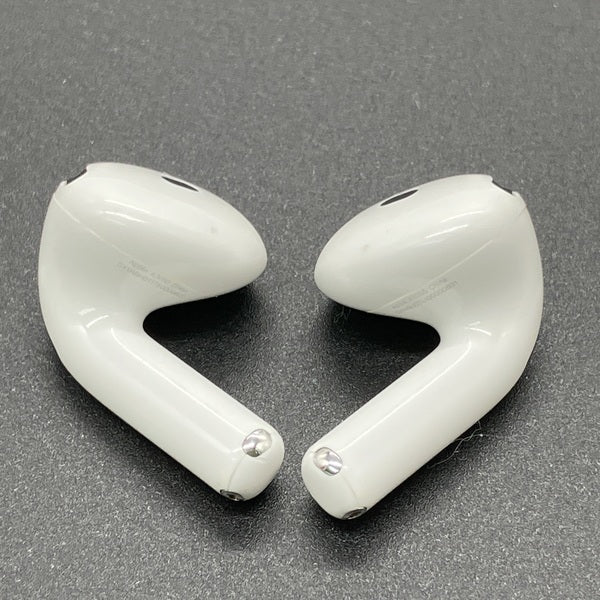 Apple 【中古】AirPods 4 MXP93J/A（アクティブノイズキャンセリング