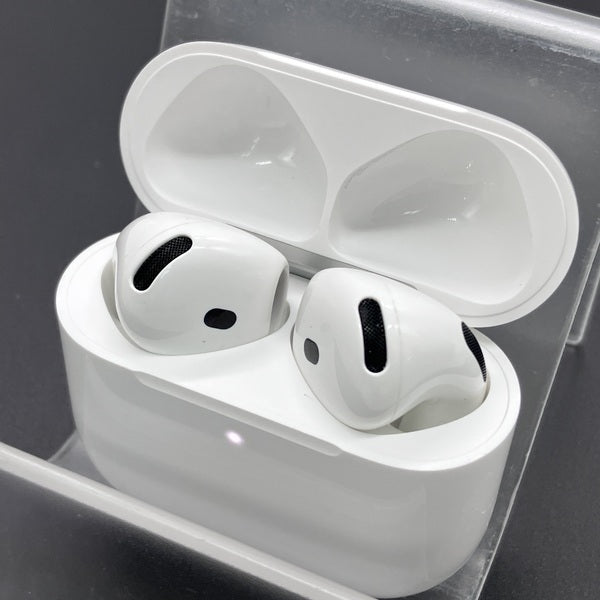 【中古】AirPods 4 MXP63J/A【秋葉原】