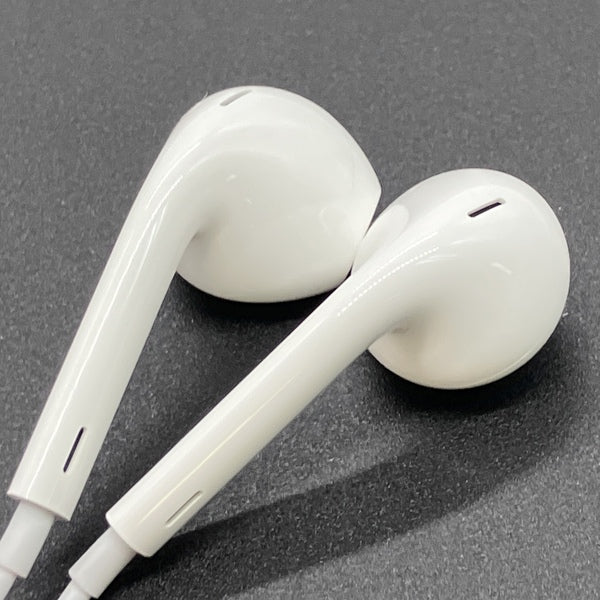 【中古】Apple EarPods with Remote and Mic【秋葉原】